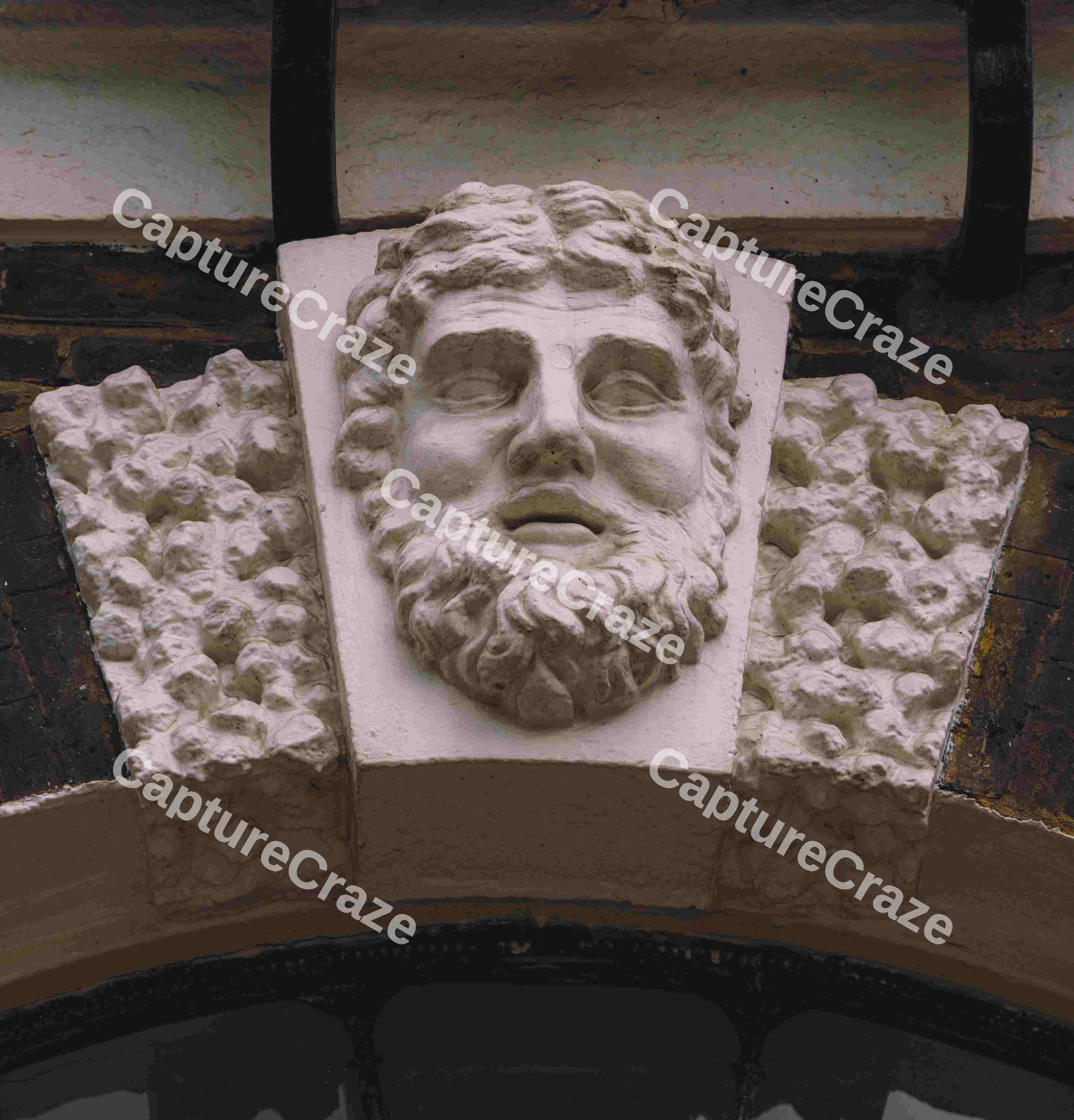 Head Sculpture (Close)